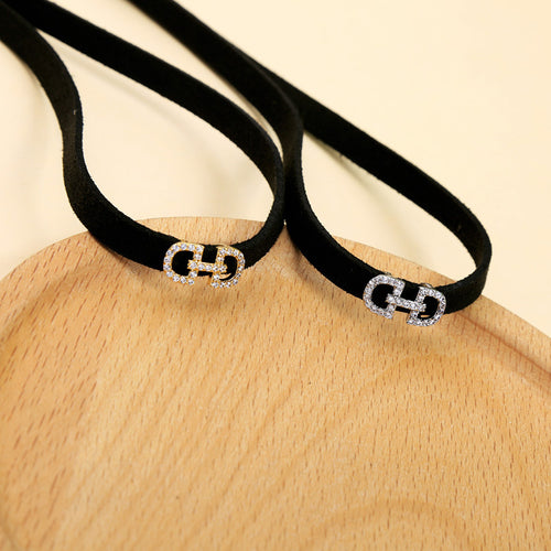 Fashionable Velvet Choker for Trendy Individuals - front view