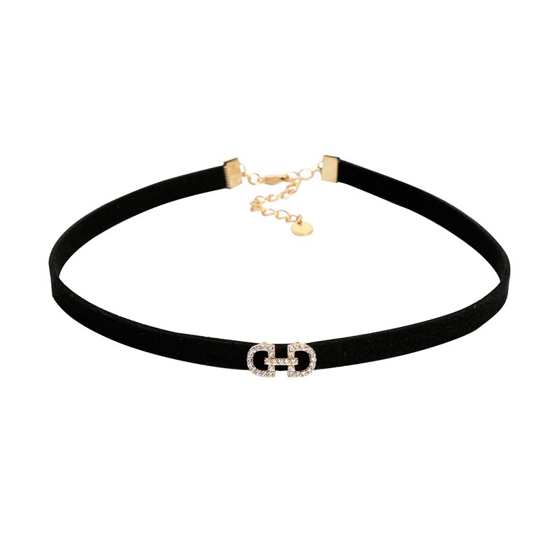 Fashionable Velvet Choker for Trendy Individuals - detail view