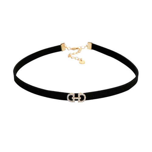 Fashionable Velvet Choker for Trendy Individuals - detail view