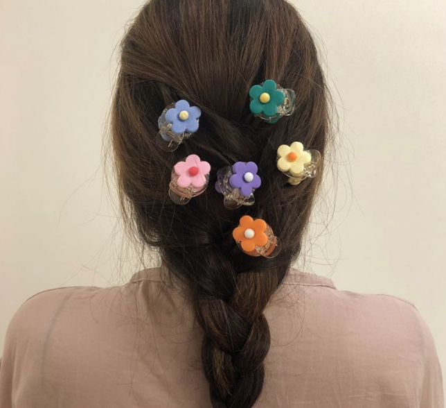 Floral Hair Clip, INS Style Hair Claw Clip - in use