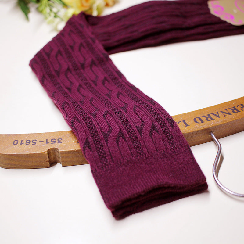 Knee-High Women's Cotton Striped Thigh-High Socks - scale view