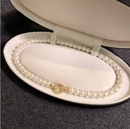 Pearl Clasp Choker - packaging view