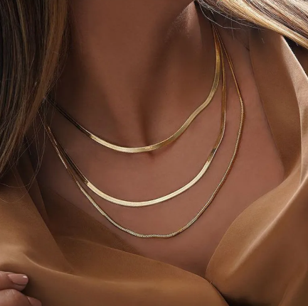 Snake Chain Choker - close-up