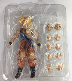 Son Goku Super Saiyan S.H.Figuarts Action Figure - Dragon Ball - back view