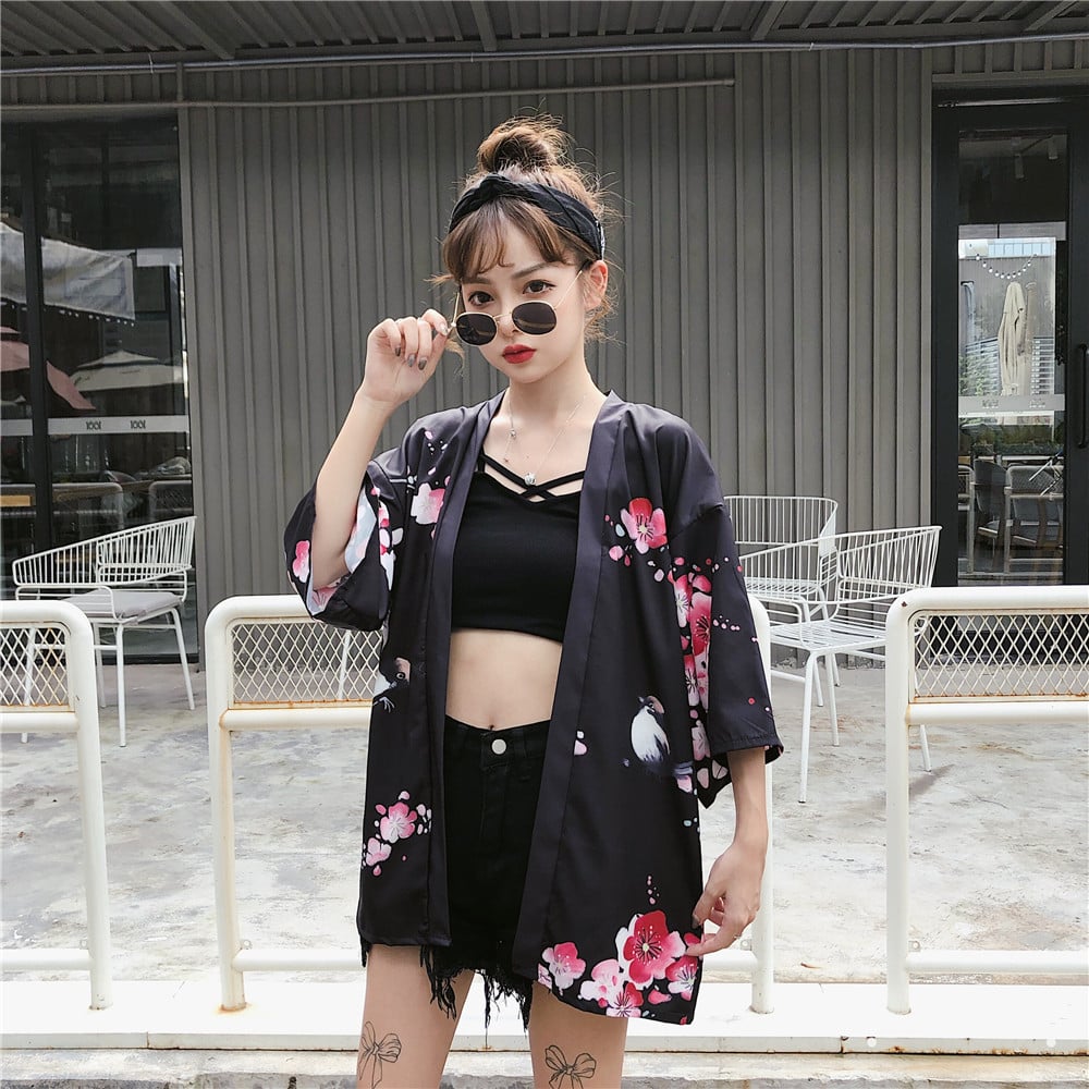 Women's Retro Chinese Style Loose Sunscreen Kimono - side view